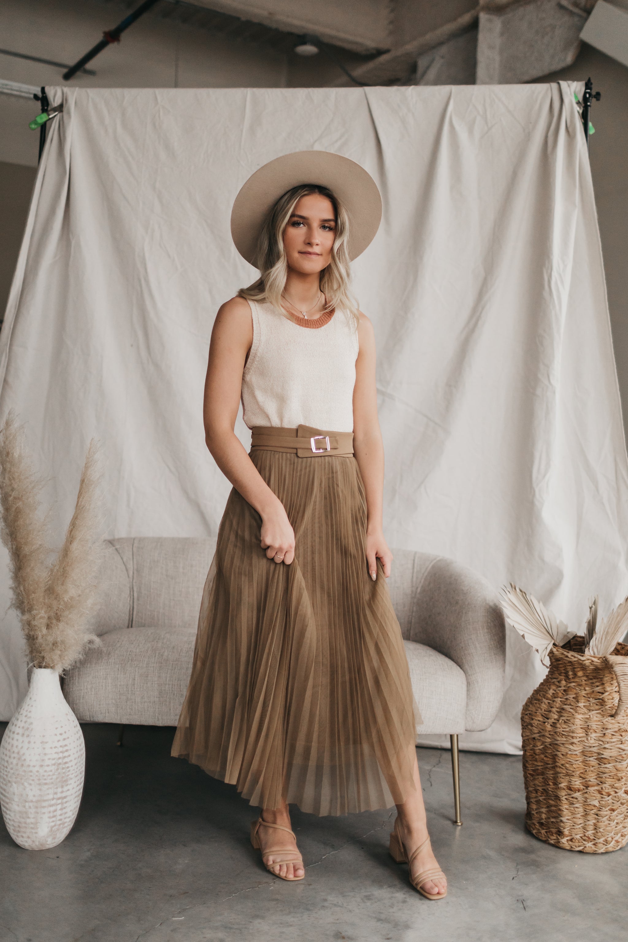 Lexi Midi Skirt – Lace & Lilac 