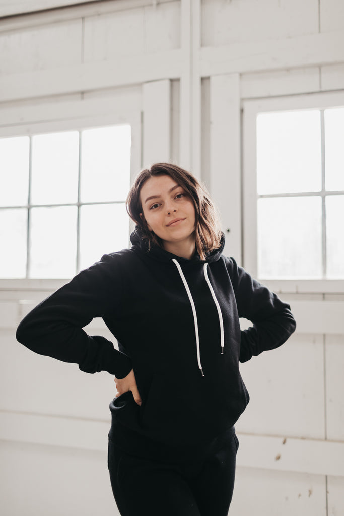 Lounge Basic Hoodie in Black