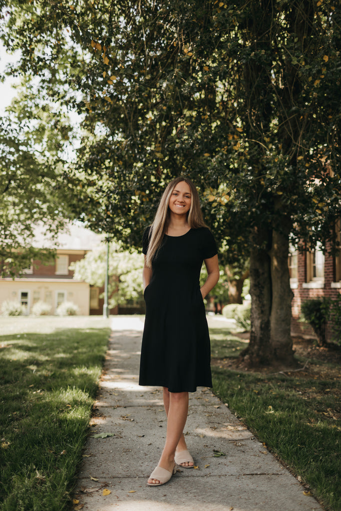 Sarah Basic Knee Length Dress in Black
