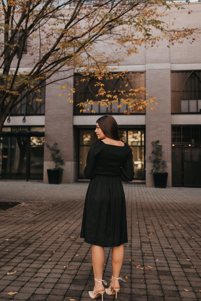 Annalise Smocked Dress in Black (Extended Sizing)