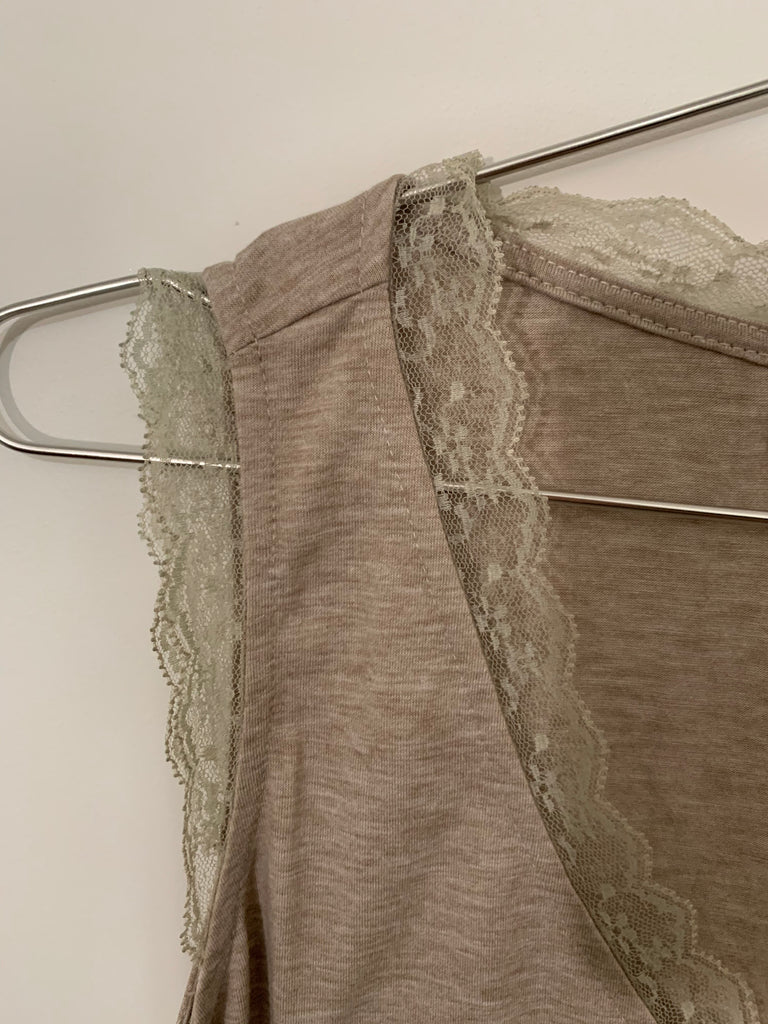 Basic Lined Sleeveless Top
