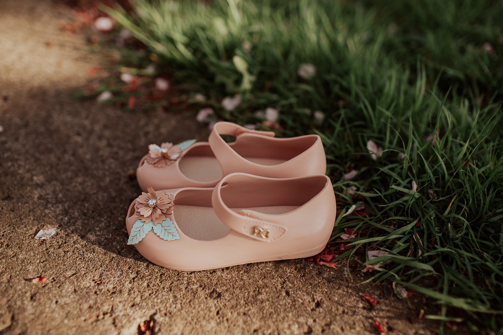 Little Girls Gel Peeptoe Shoes in Pink