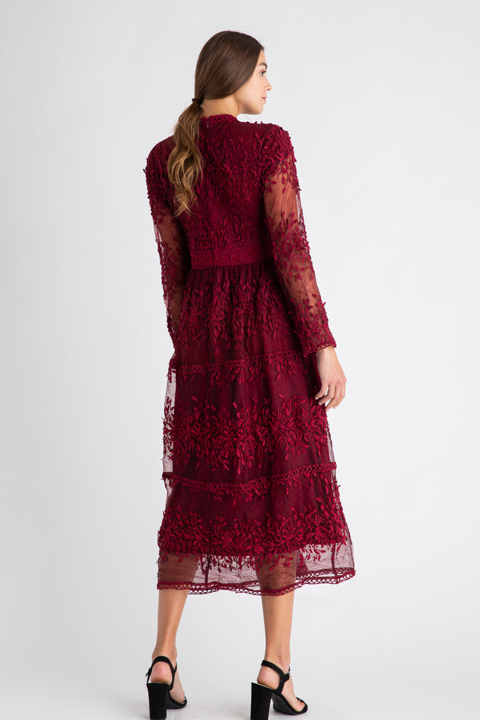 Noel Midi Lace Dress in Cranberry